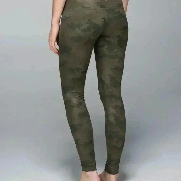 Lululemon Camo Leggings, Size 8 - Picture 4 of 9